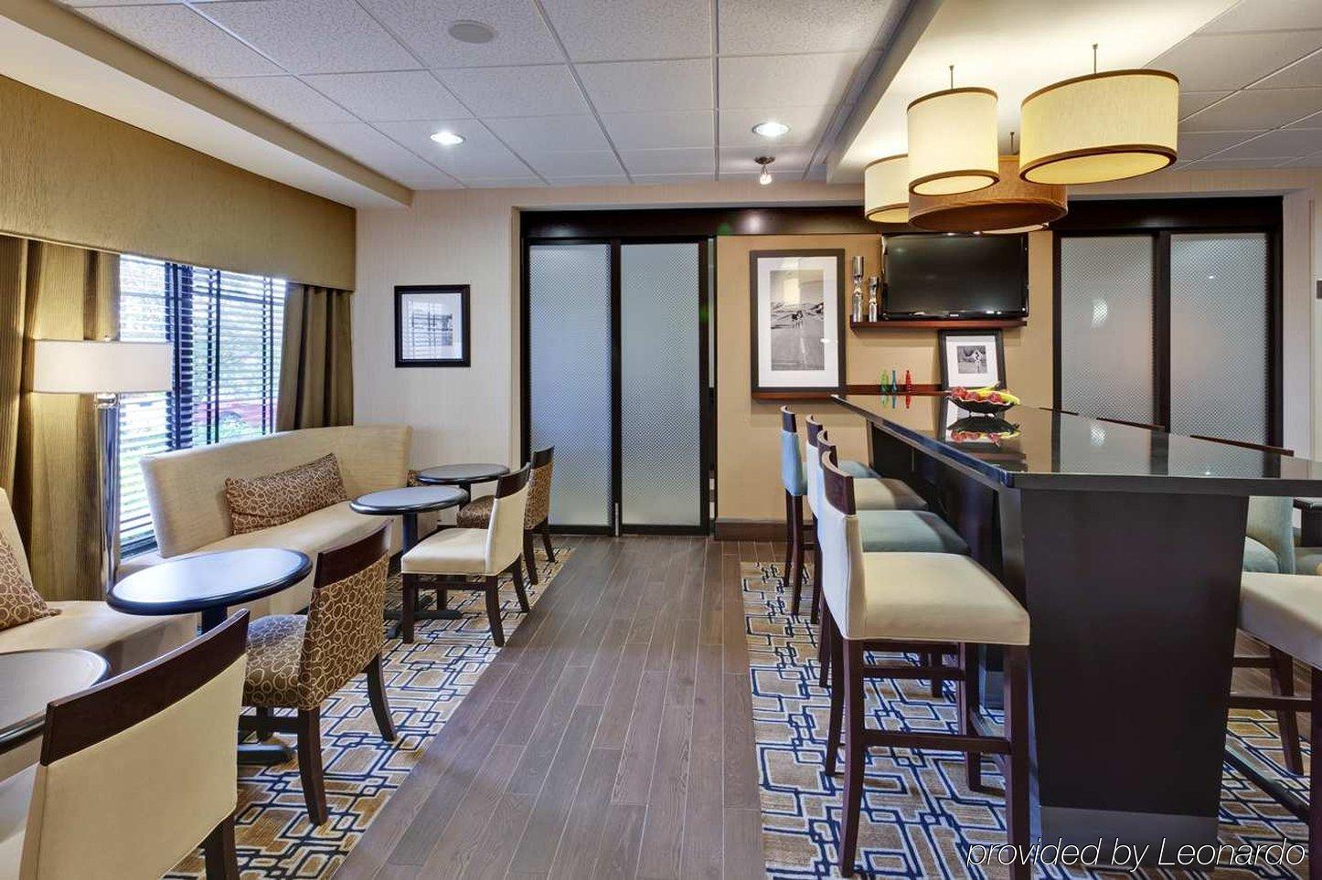 Hampton Inn Columbia Bagian luar foto